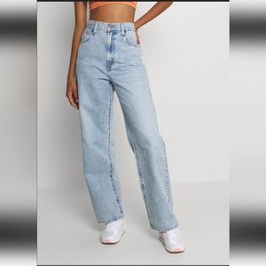 Levis High Waisted Straight Light Blue Wash Denim Jeans s26